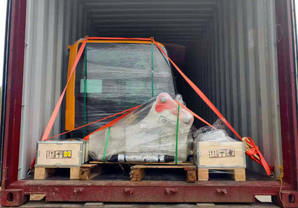 寶鼎輪式挖掘機出口裝柜 寶鼎輪式挖掘機出口裝柜