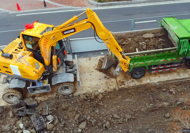寶鼎小型輪式挖掘機 寶鼎小型輪式挖掘機