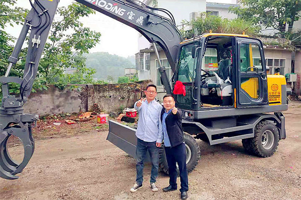 寶鼎湖北輪式抓木機銷售客戶 寶鼎湖北輪式抓木機銷售客戶