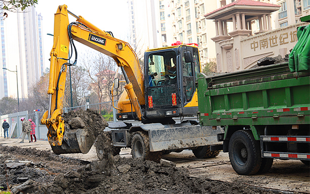 80輪式挖掘機(jī) 80輪式挖掘機(jī)