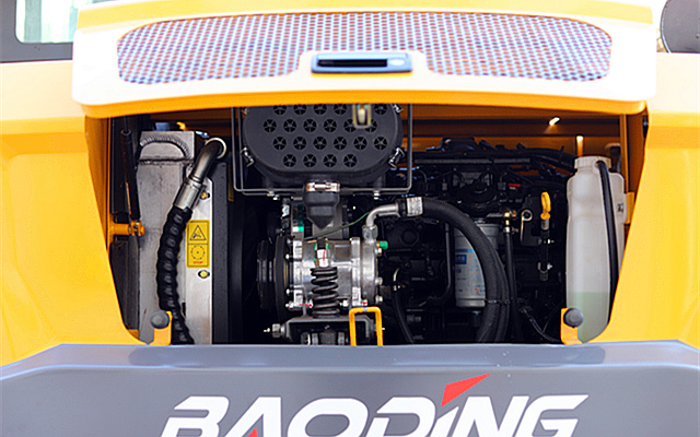 寶鼎80輪式挖掘機(jī) 寶鼎80輪式挖掘機(jī)