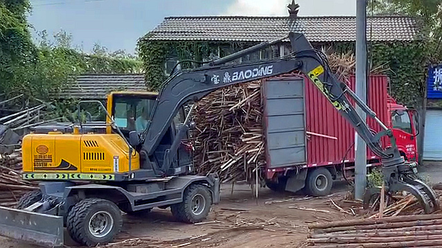 多用途輪式抓裝機 多用途輪式抓裝機