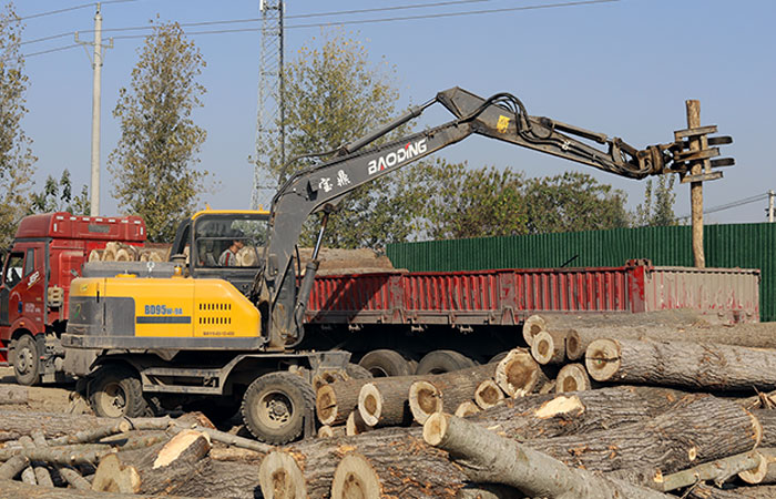 輪式抓木機 輪式抓木機