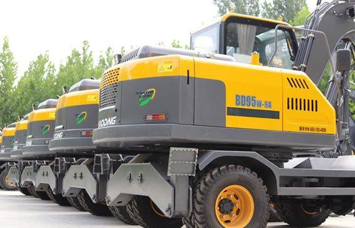 輪式抓木機 輪式抓木機