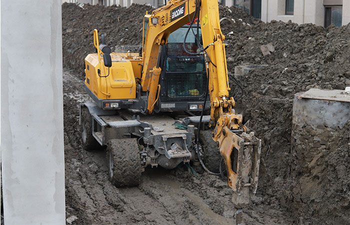 輪式挖掘機 輪式挖掘機