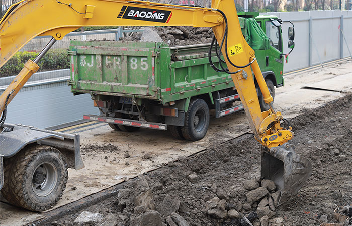 輪式挖掘機 輪式挖掘機