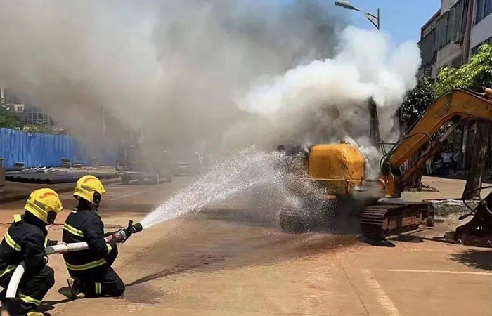 輪式挖掘機(jī) 輪式挖掘機(jī)