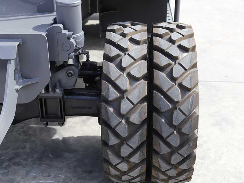 輪式挖掘機 輪式挖掘機