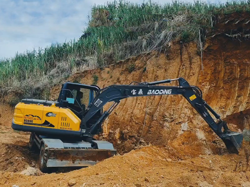 輪式挖掘機(jī).jpg 輪式挖掘機(jī).jpg