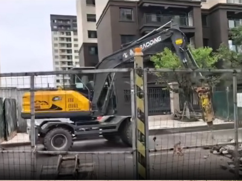 寶鼎90G輪式挖掘機.jpg 寶鼎90G輪式挖掘機.jpg