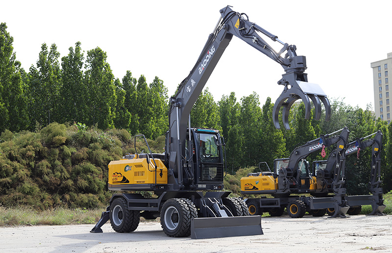 寶鼎BD125S輪式抓木機(jī).jpg 寶鼎BD125S輪式抓木機(jī).jpg