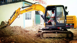 2015寶鼎挖掘機生產(chǎn)廠家產(chǎn)品平均無故障率時間上有了顯著提高