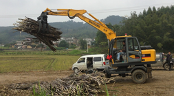 寶鼎小型挖掘機廠家蔗木裝卸機產(chǎn)品熱銷程度再度爆棚