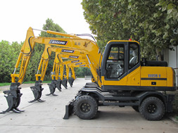 國產小型挖掘機的“親兒子”,寶鼎廠家逆勢發展