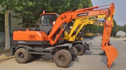 寶鼎輪式挖掘機(jī)怎么樣?