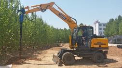 寶鼎輪式挖掘機(jī)廠家勢(shì)必打造國(guó)內(nèi)精品輪挖