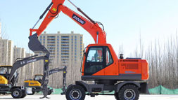 輪式挖掘機(jī)寶鼎150車型歸隊國內(nèi)輪挖市場